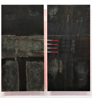 aus dem Zyklus BRANDOBJEKTE, Dyptichon - Multiplex, Feuer, Rückseite rot bemalt, 130 x 120 x 10 cm